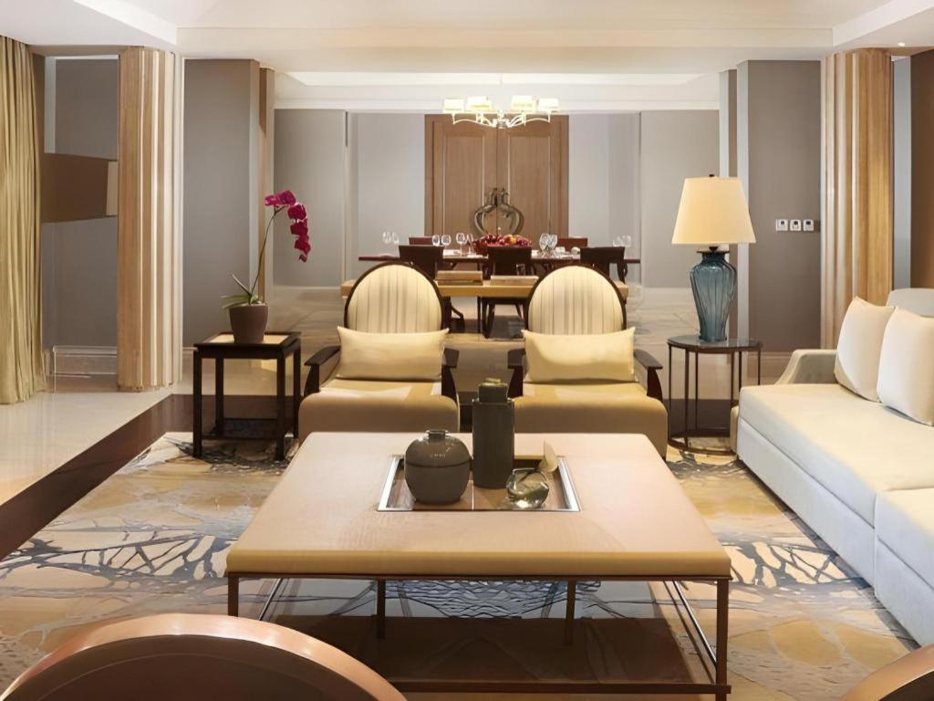 Hotel Tentrem Джокякарта Екстериор снимка