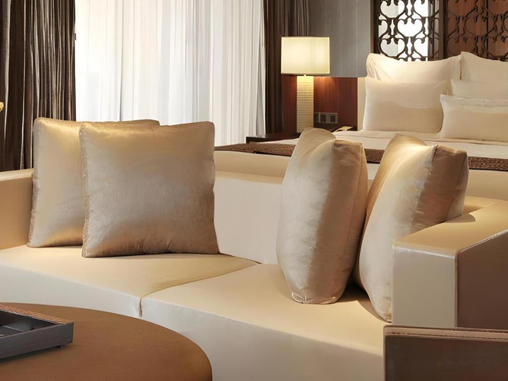 Hotel Tentrem Джокякарта Екстериор снимка