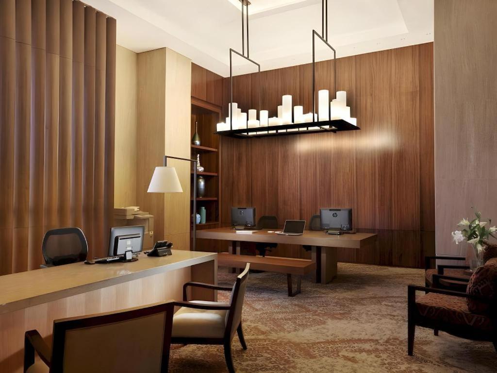 Hotel Tentrem Джокякарта Екстериор снимка