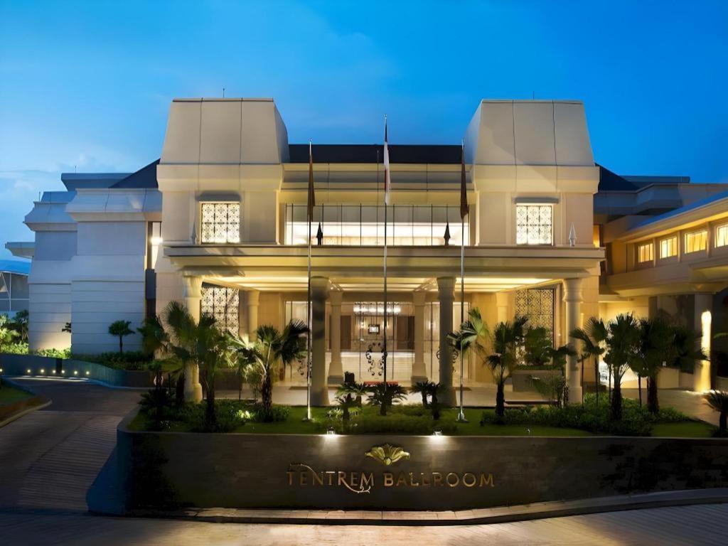 Hotel Tentrem Джокякарта Екстериор снимка